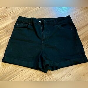 No Boundaries Black Jean Shorts Cuffed Bottom- Size 17 Like New